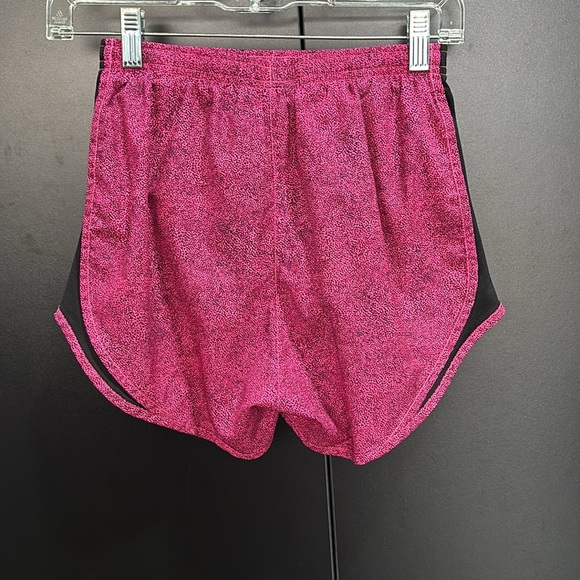 Nike Dri-Fit Running shorts,panty lined,elastic drawstring waist,mesh side panel - Picture 3 of 7